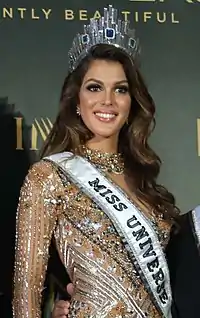 Iris Mittenaere en tant que Miss Univers 2016.