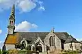 Poullan-sur-Mer : église paroissiale Saint-Cadoan, vue du côté sud.