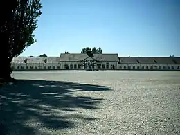Photographie en couleurs du camp de concentration de Dachau en 2005