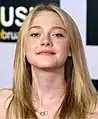 Dakota Fanning (Annie Hagen)