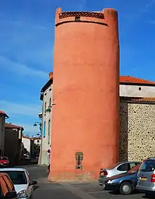 Tour (restaurée), faisant partie des anciens remparts