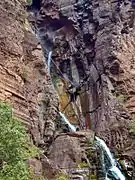 Descente finale de la clue d'Amen en rive gauche des gorges de Daluis.