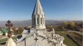 Toiture endommagée de la cathédrale Ghazanchetsots.