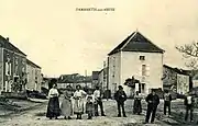 Habitants dans la rue principale vers 1910.