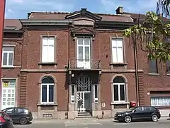 Ancienne Maison communale construite en 1869, actuellement antenne du C.P.A.S..