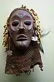 Masque pwo. Bois, fibres, tiges de graminées et pigments. Musée royal de l'Afrique centrale