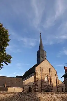 L'église Saint-Georges-et-Saint-Pierre.