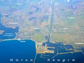 Vue aérienne de l'entrée Sud du canal sur la Mer Noire