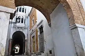 Entrée de Dar Jouini depuis la place