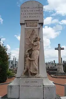 Dardilly, un monument aux morts pacifiste