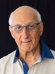 Description de l'image David Malouf, February 2019 (cropped).jpg.