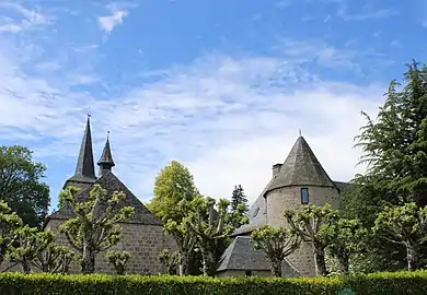 L'église et le château.