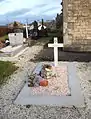 Sépulture militaire dans le cimetière civil.