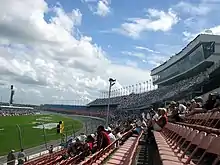 Le Daytona International Speedway, 1er juillet 2005, tribune principale (avant rénovation).