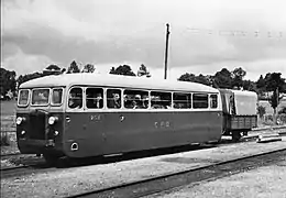 Autorail De Dion-Bouton, type ND no 204 de 1935, ex-CFD Vivarais, Classé MH (1997), avec une remorque messagerie.