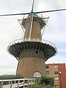 Vue d'ensemble de la tour du Distillerketel, après sa restauration en 2007.