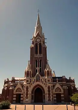 Église Saint-Martin de Nieppe, 1929, avec son frère Daniel.