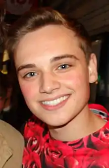 Dean-Charles Chapman interprète Tommen.