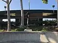 Statue de Rod Dedeaux à l'extérieur du Dedeaux Field