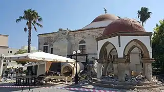 La mosquée après le séisme.