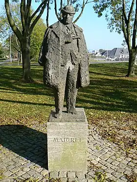 Maigret (1966), sculpture de Pieter d'Hont à Delfzijl (Pays-Bas).