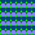 2 triangles et 2 hexagones, ou 1 triangle, 1 hexagone, 1 triangle et 1 hexagone.