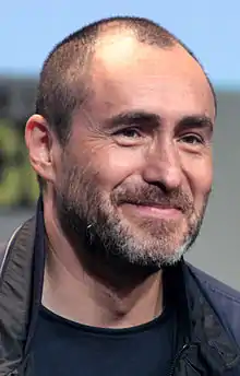 Demián Bichir interprète Bob, le Mexicain.