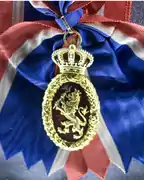 Écharpe et bijoux de l'ordre du Lion norvégien.