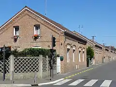 Un alignement de maisons.