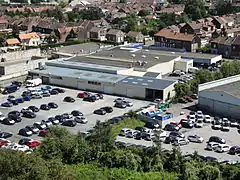 Le carreau de fosse vu depuis le terril, en juillet 2012.