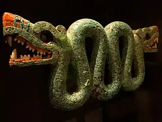 Serpent bicéphale en turquoise des Aztèques.