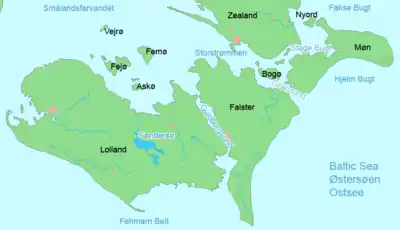 Femø est à l'ouest de Falster, au sud de Zealand, au nord d' Askø et de Lolland et à l'est de Fejø .