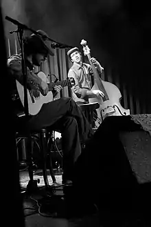 Luís José Martins et Zé Pedro Leitão au concert de Deolinda, à Amsterdam