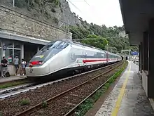 Train Intercity quittant la gare de Monterosso.