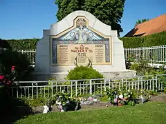 Monument aux morts.