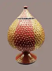 Vase en forme de pomme de pin, Atelier de Deruta