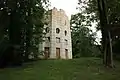 Pavillon de chasse en ruine du Désert de Retz à Chambourcy (Yvelines)