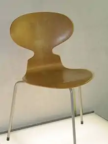Chaise Ant d’origine telle que présentée au Designmuseum Danmark.