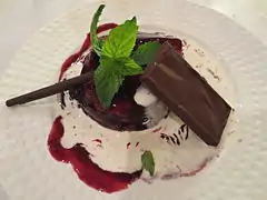 Dessert à la crème de cassis