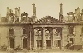 Le Château-Neuf de Meudon en 1871, après l'incendie. 21 Fi 76.