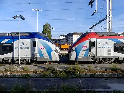 Deux livrées du Léman Express à Annecy.