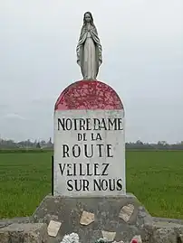 Statue de Notre-Dame-de-la-Route.