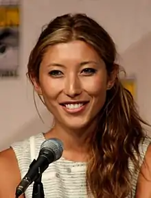 Dichen Lachman dans le rôle de Sierra / Priya Tsetsang