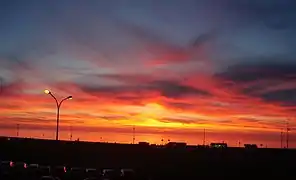 Le coucher de soleil sur la plage de Dieppe est un spectacle quotidien apprécié des touristes et des Dieppois.