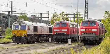 Locomotives Diesel-électrique et Diesel-hydraulique (DB BR 225) à Oldenbourg (Allemagne).