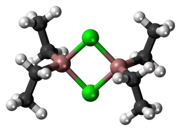 Géométrie du dimère (Et2Al)2(μ-Cl)2.