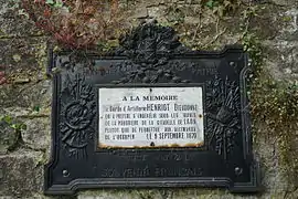 Le souvenir français plaque à Henriot.