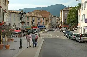 Vers la place Châteaurat.