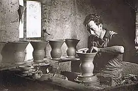 Potier et tour de potier, années 1930