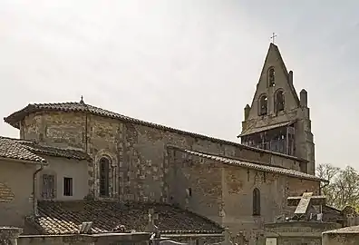 Église Saint-Pierre : abside du XIIe siècle.